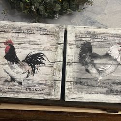 Prints of hen and rooster On a Wooden plaque
