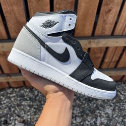 Jordan 1 High Stage Haze (Size 7Y)