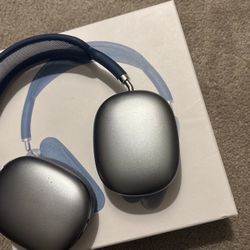 Blue AirPod Pro Max 