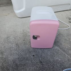 Mini Fridge 