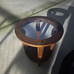 2 coffee tables 