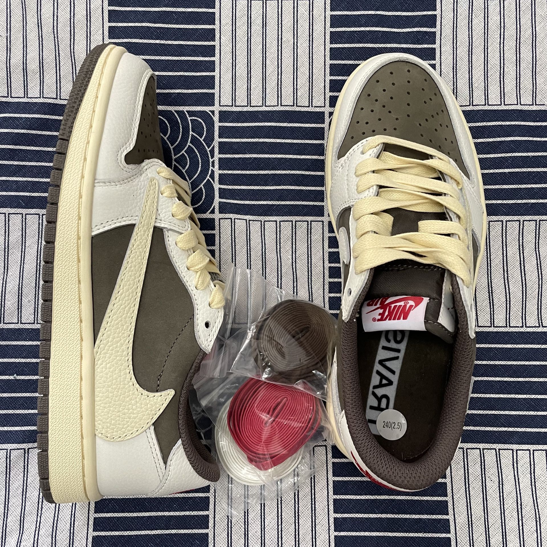 Travis Scott Reverse Mocha Air Jordan 1 Low 0G Size EU40. 5
