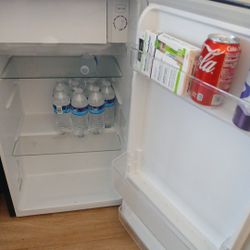 Refrigerator/refrigerador 