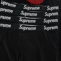 Supreme Drawls White And Black 