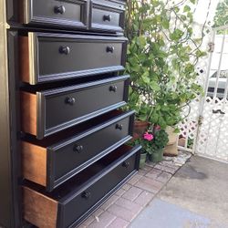 5  DRAWERS DRESSER 