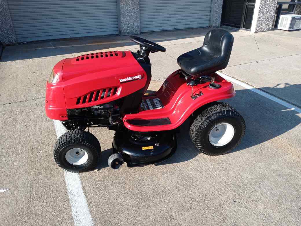Reconditioned 2015 Yard Machine 46” Deck Cut . Built By MTD The Same Company As TroyBilt.