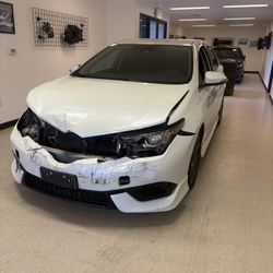 Auto Parts 2017 Toyota Corolla IM