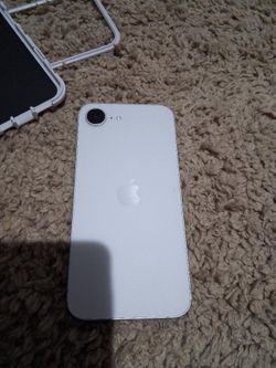 iPhone 16e