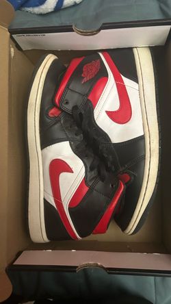 Air Jordan 1 Mid Black Red White Sneakers