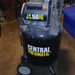 Central Pneumatic 29 Gallon 2 HP 150 PSI Air Compressor