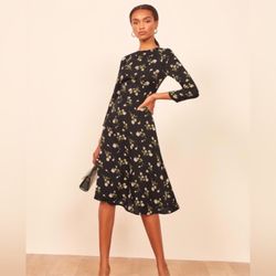 Reformation Dress Size 2 Like New Moon Rosalie dress 