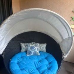 Beach & patio small swirl daybed