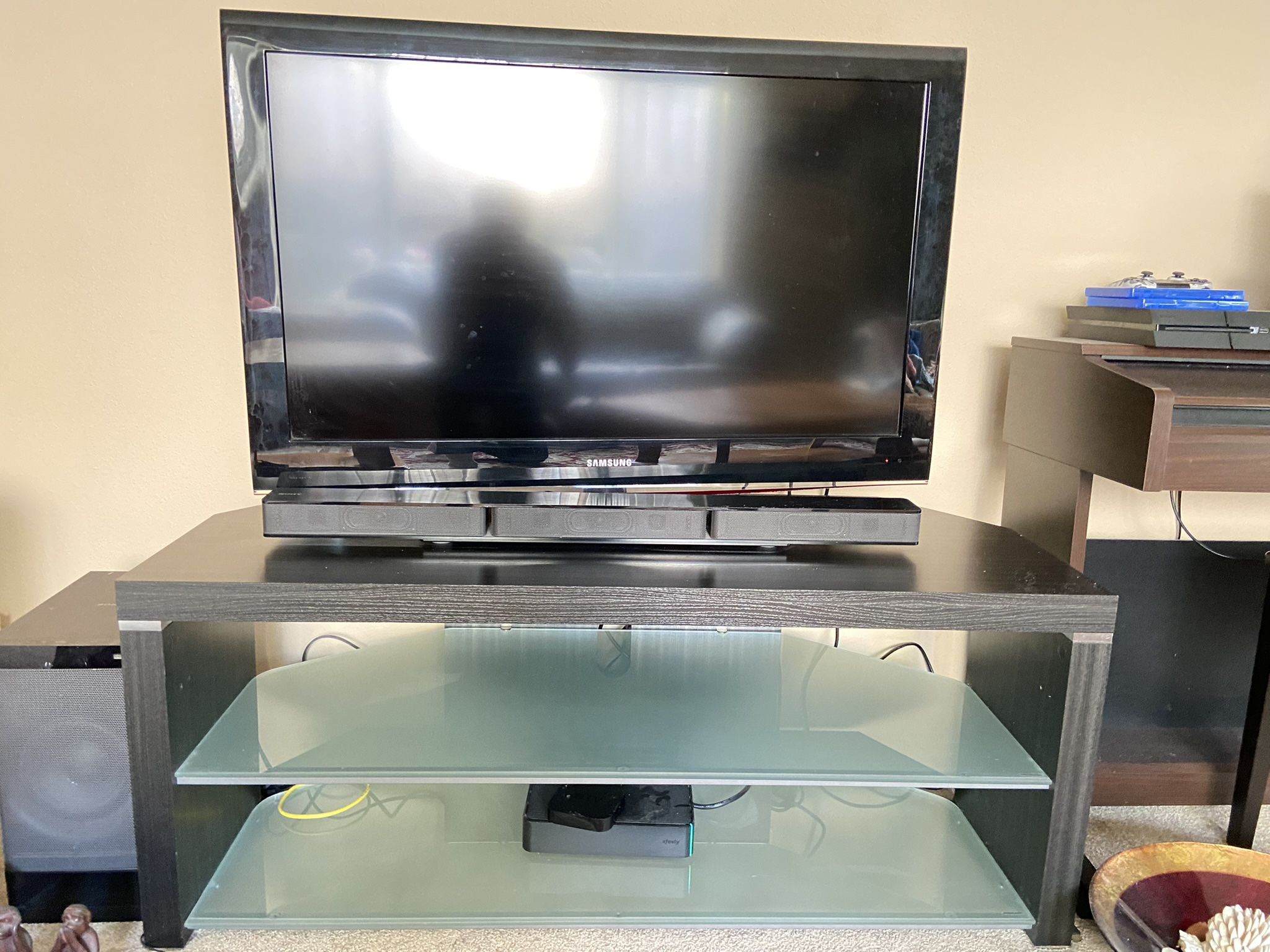 Corner TV Stand