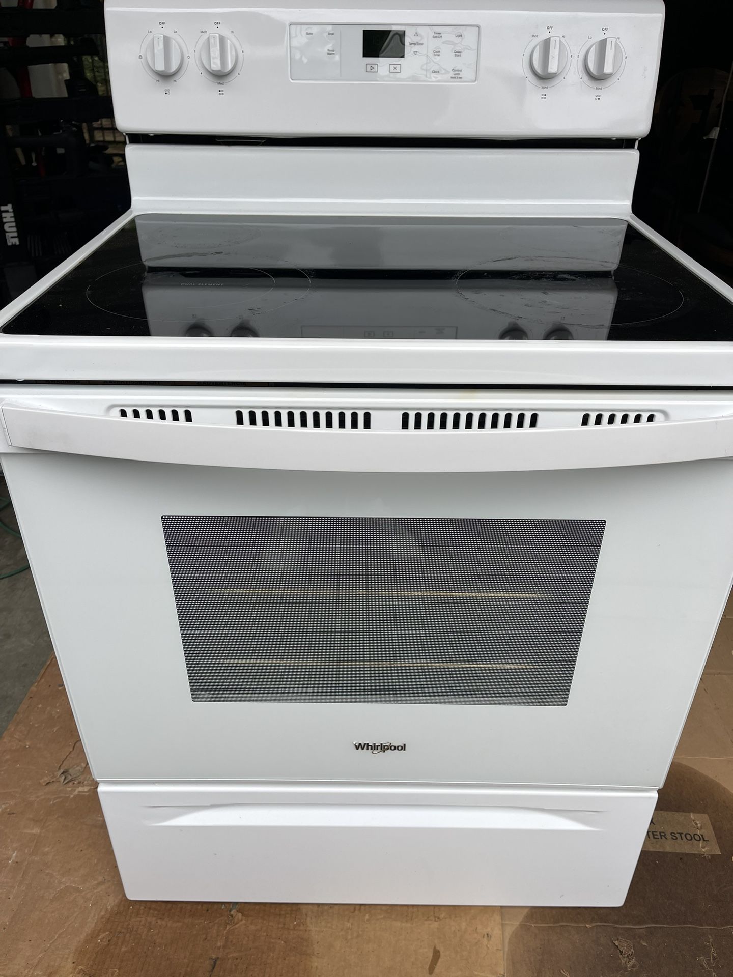 Lightly used Whirlpool electric Oven
