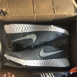 Nike Mens Revolution 5 BQ3204-005 Gray Running Shoes Sneakers Size 11