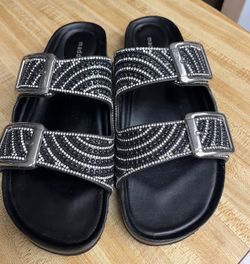 Women’s Slides