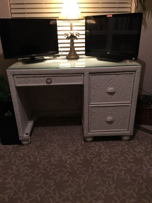 Wicker Desk For In Boca Raton Fl Offerup