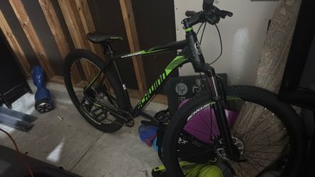 Men’s Schwinn Bike