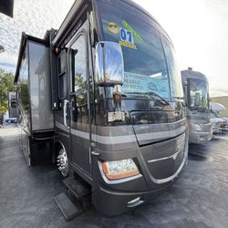 2007 Fleetwood Discovery 40X – Luxury Diesel