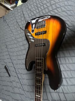 Sunburst Jazz-Style Electric Bass Guitar