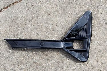 2021 2022 2023 POLESTAR 2 LEFT FOG LIGHT TRIM PANEL COVER