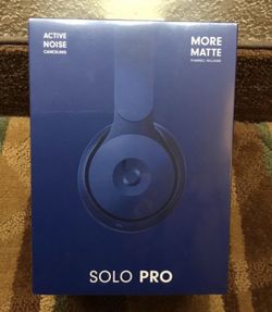 Beats by Dre solo pro Bluetooth headphones