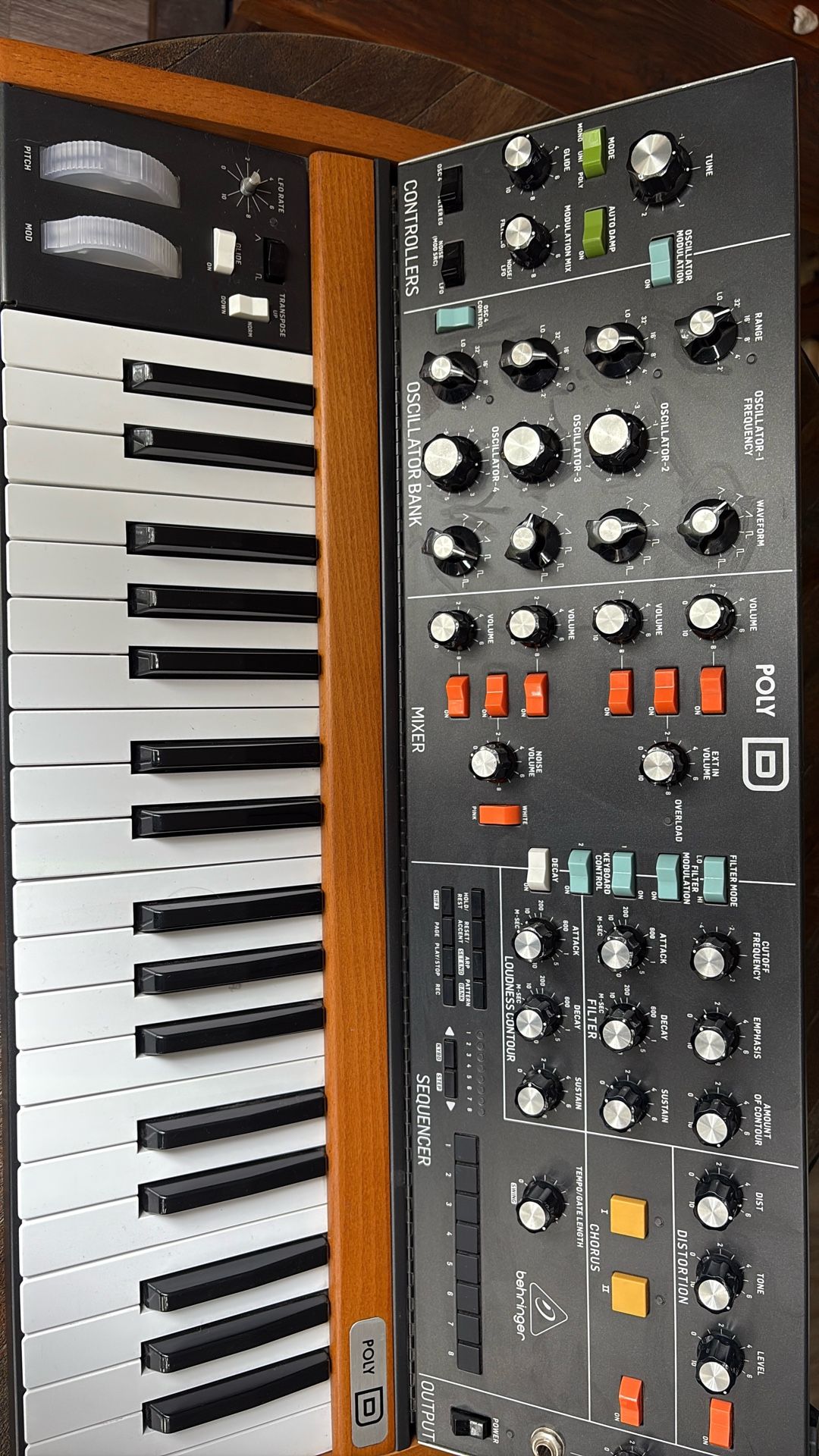 Behringer Poly D Analogue Synthesizer