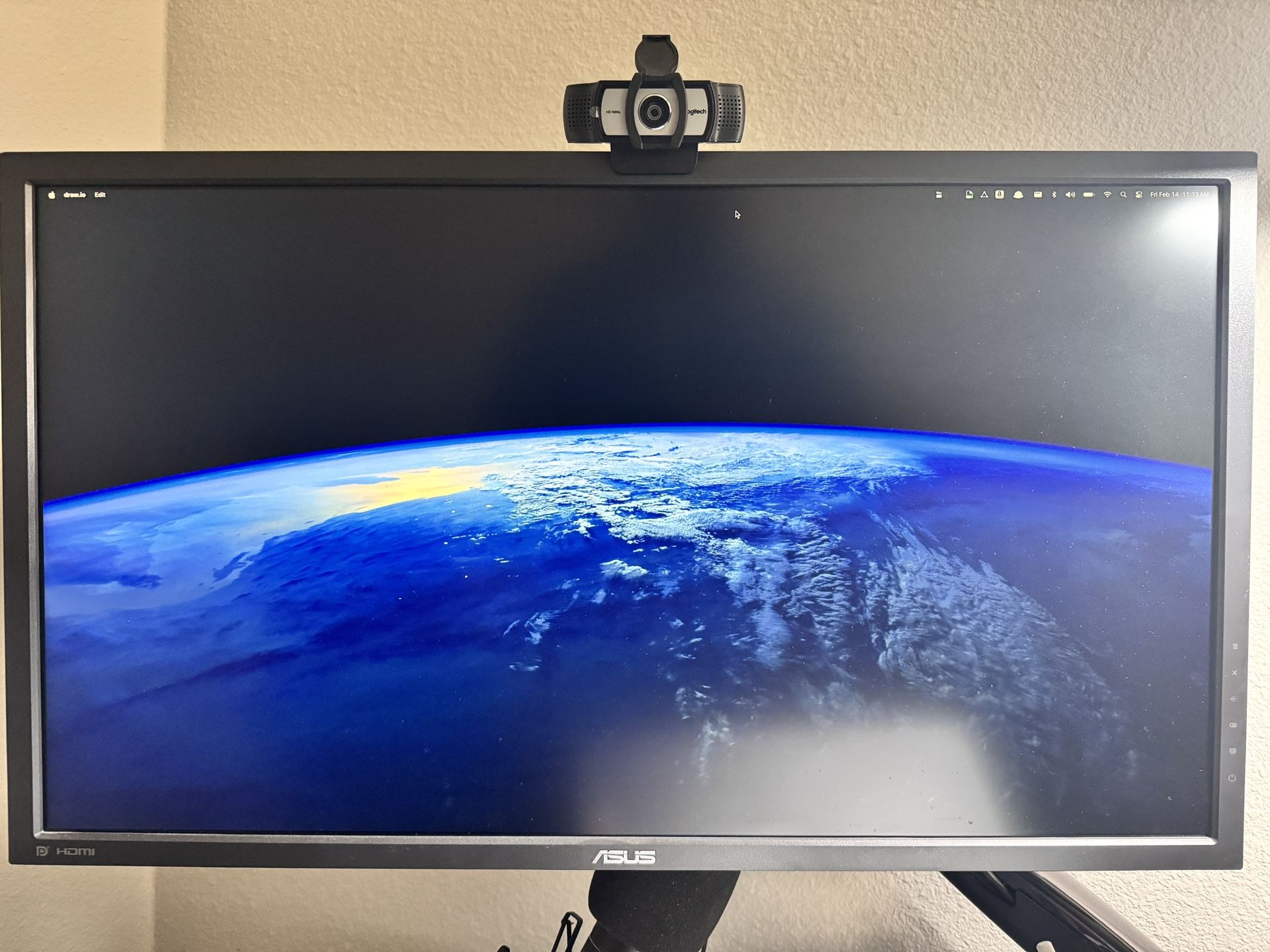Gaming Monitors and Dual Monitor Stand VESA Mount