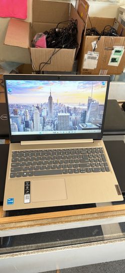 Lenovo 15 inch touch screen 8GB RAM 256GB SSD Windows 11