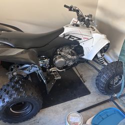 22 Yamaha Yfz 450r 