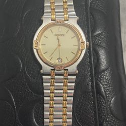 Men’s Gucci watch 