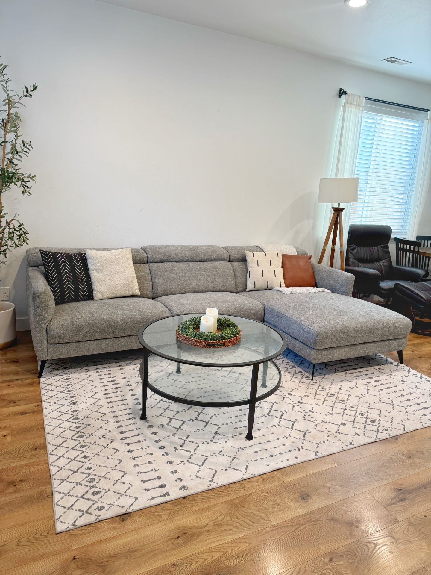 Kasala Sectional Couch Adjustable Head Rets 