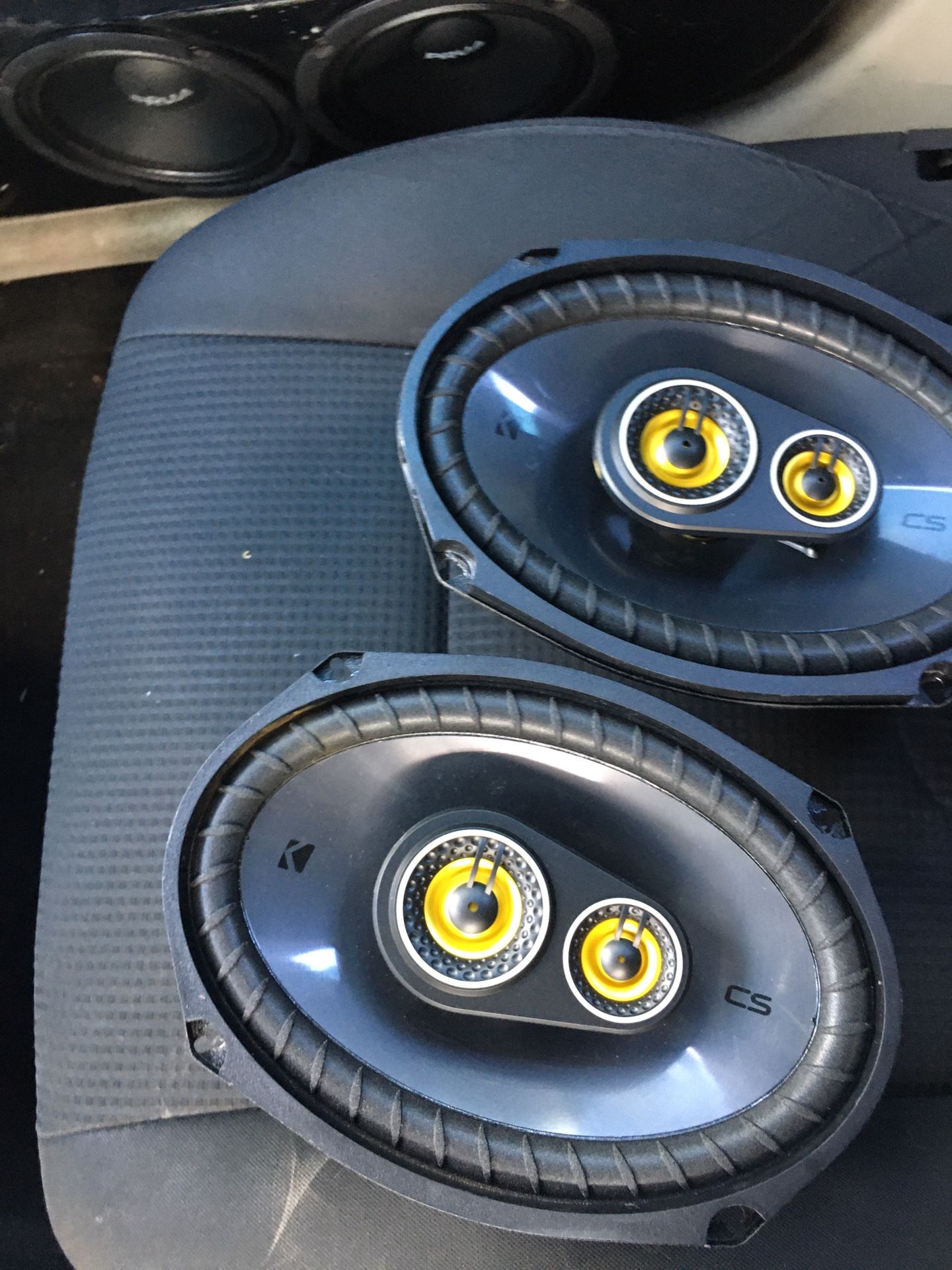 KICKER 6x9s