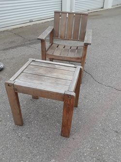 Chair and litle table tiki