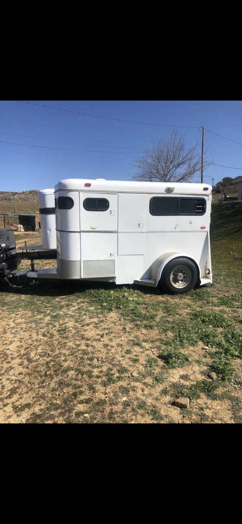 2 horse trailer with saddle tack room