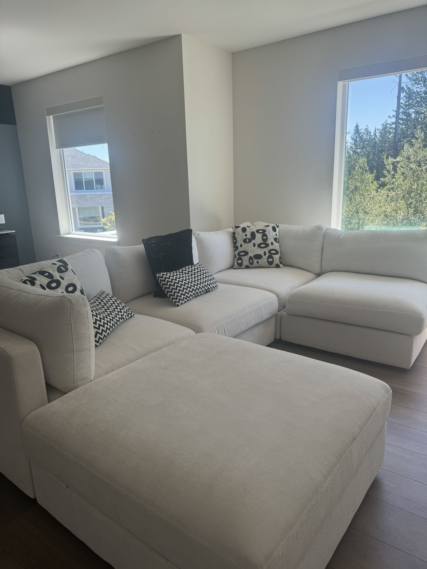 Beautiful Set Sofa