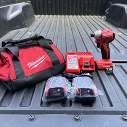 NEW Milwaukee M18 18V Lithium-Ion Brushless Cordless 1/4 in. Impact Driver Kit w/(2) 2.0 Ah Batteries & Charger