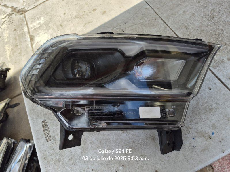 Dodge Durango Right Headlight Oem