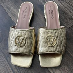 Valentino Slides, 10