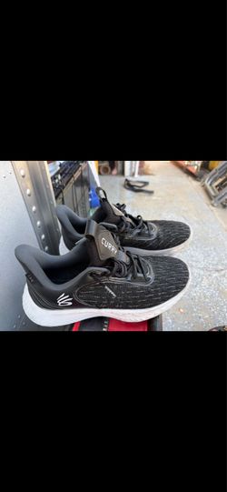 Under Armour Curry Flow 9 Team basketball shoes