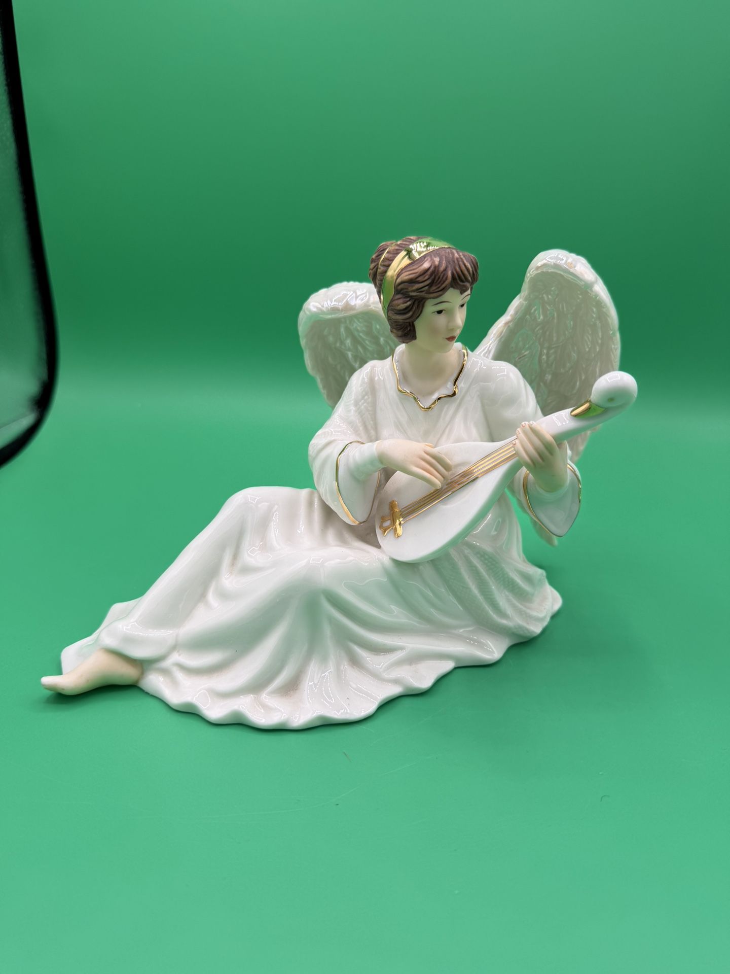 Grandeur Noel O'Well Porcelain Angel with Lute White w/Gold Trim Clean Condition