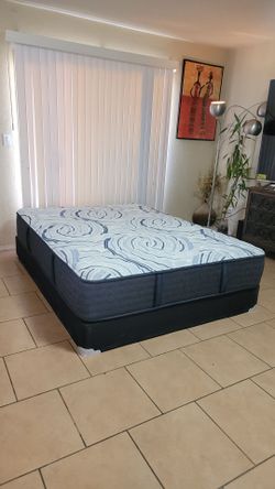 VERY NICE LIKE NEW QUEEN SIZE SERTA MATTRESS AND BOXSPRING FOR SALE! IN EXCELLENT CONDITION, FREE DELIVERY