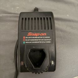 Snap On 7.2 Bolt Charger 