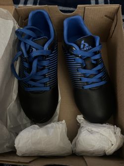 New Soccer Cleats Shoes Size 11 Youth