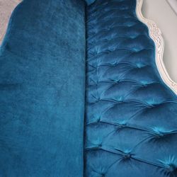 French Provincial–Style Tufted Blue Velvet Sofa – Like New