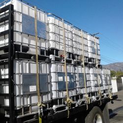 IBC Totes 275 Water 💦 Tanks   330 Gallon Metal Caged Containers. IBC