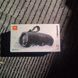 JBL Charge 6 Portable Speaker 