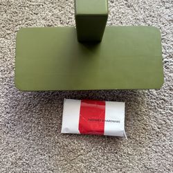 Wooden wall shelf (green)