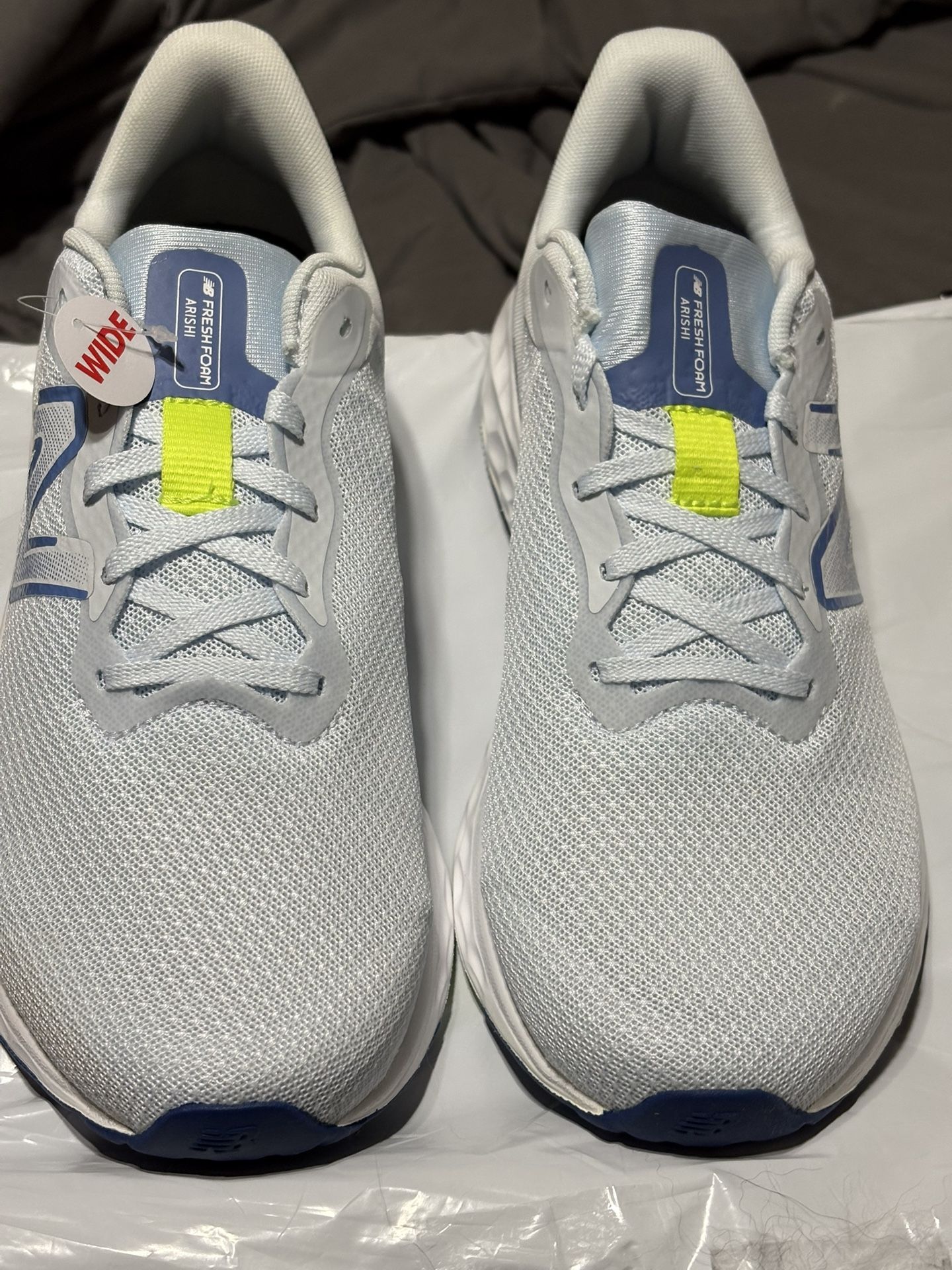 US Women’s New Balance Size 10.5 Running Sneakers