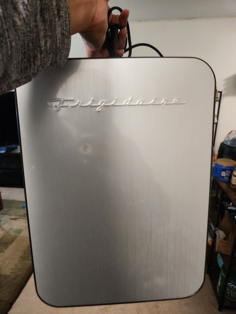 Desk Top Mini Fridge 